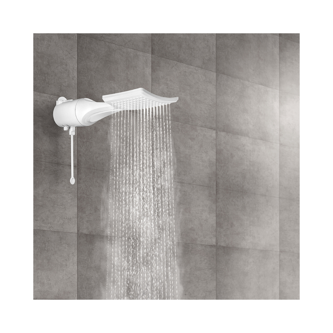 loren shower 2